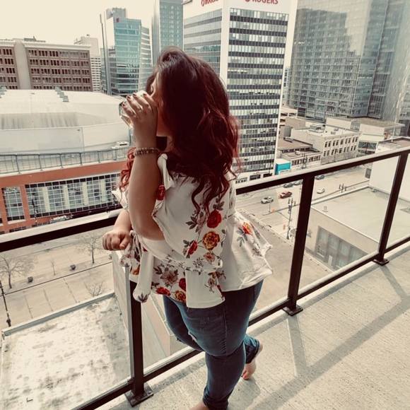 Meet your Posher, Catlin - Picture 1 of 1